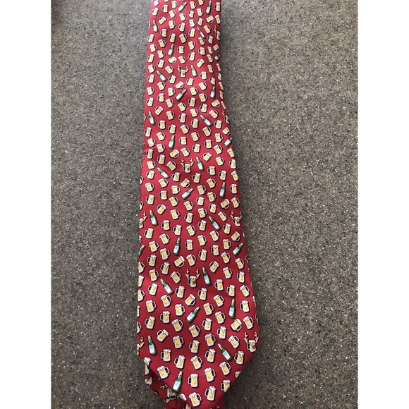 NWT Mens Vineyard Vines Christmas Red Nosed Reindeer Beer Mug  Tie $85 - Picture 1 of 3
